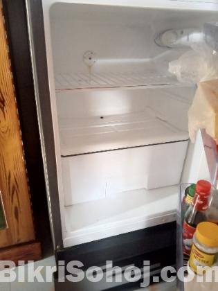 ওয়ালটন ফ্রিজ ১৭৬ লি.